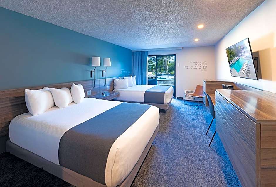 Photo 1 of 5 of 2 Queen Beds, Poolside