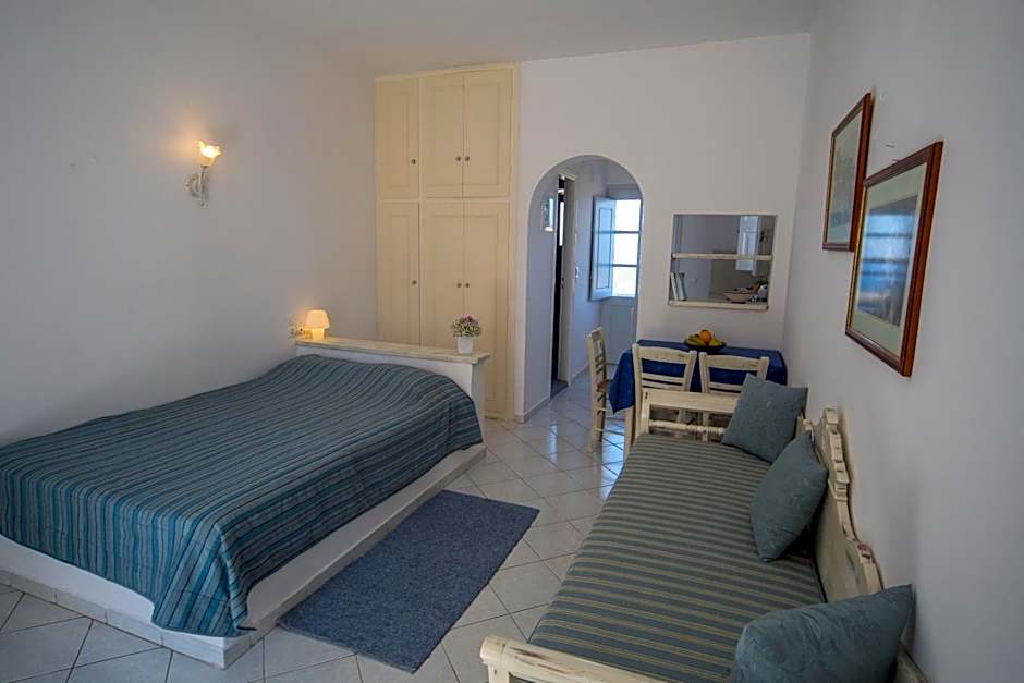 Ianthe Apartments & Villa