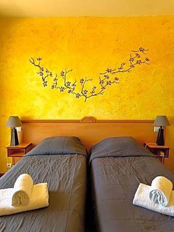 Standard Twin Room - Sea View
