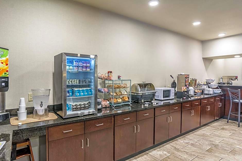 Cobblestone Hotel & Suites - Erie