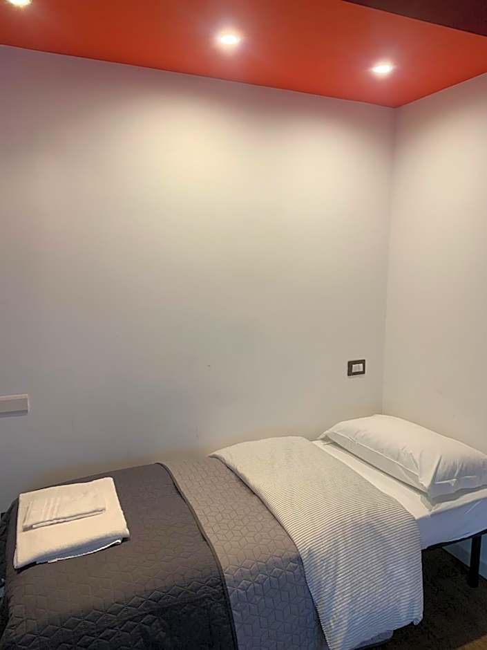 LT - Room's Bed & Living