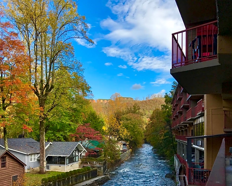 Baymont by Wyndham Gatlinburg On The River