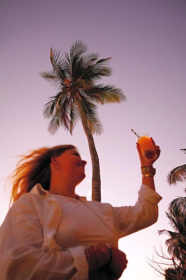 LalaGalu - Beachfront EcoCabins