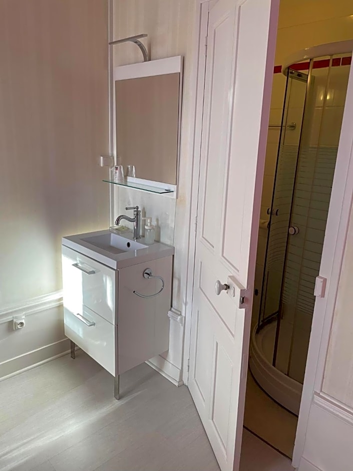Authentic by Balladins, Hôtel Le Carré d'Aix