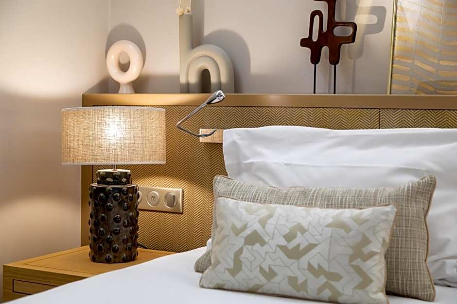 Hotel Camille Paris Gare de Lyon, Tapestry Collection by Hilton