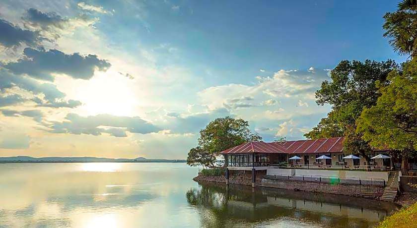 Ekho Lake House Polonnaruwa