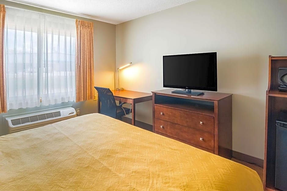 Econo Lodge Duluth near Miller Hill Mall