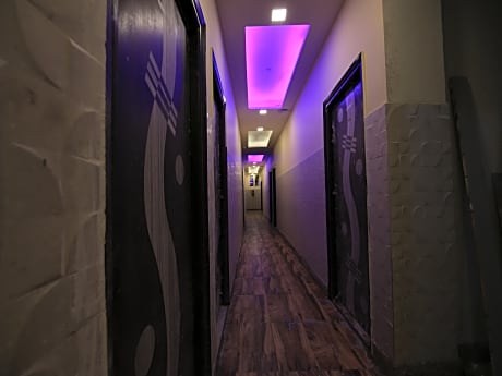 OYO Flagship 30350 New Residency Sector 17 Rohini