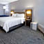 Holiday Inn Express Hotel & Suites Center Township By IHG