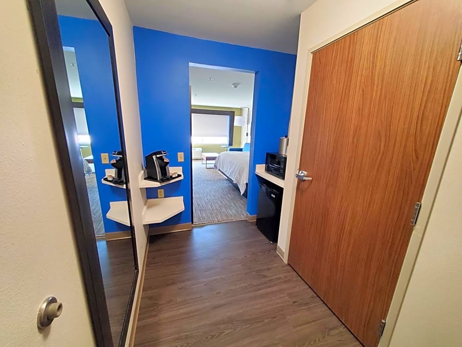 Holiday Inn Express & Suites - Harrisburg S - Mechanicsburg, an IHG Hotel