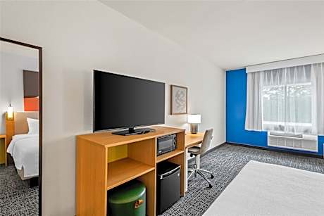 1 King Bed With Sofabed