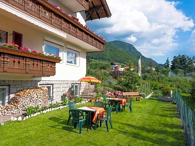 Guesthouse Pension Grafenstein