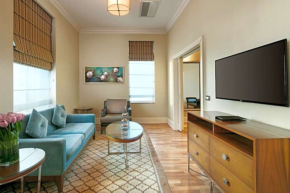 Titanic Business Kartal