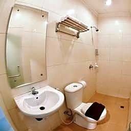 RedDoorz Plus @ Grand Pacifik Hotel Makassar