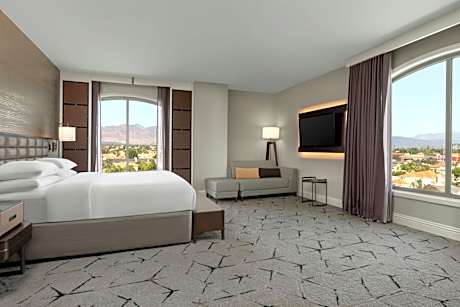 Club lounge access, Executive Suite, 1 King