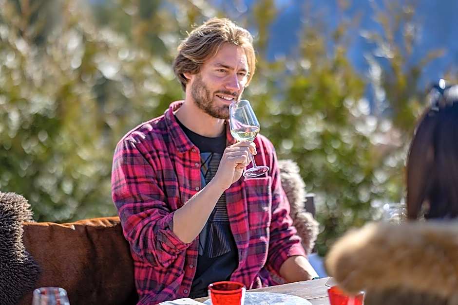 Le Coucou Hotel Restaurant & Lounge-Bar