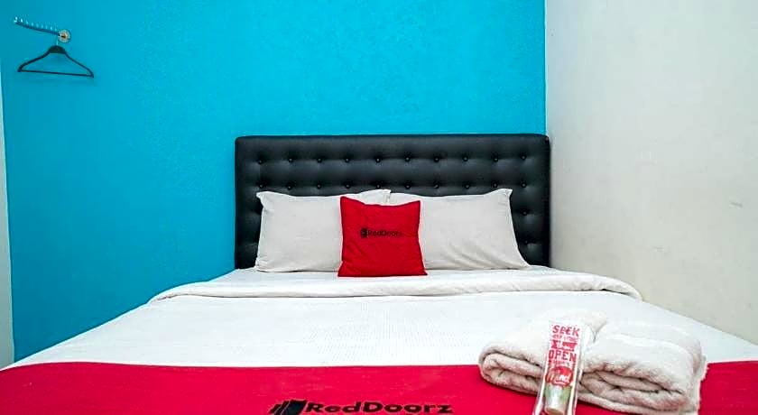 RedDoorz @ Mayjen Sungkono Surabaya