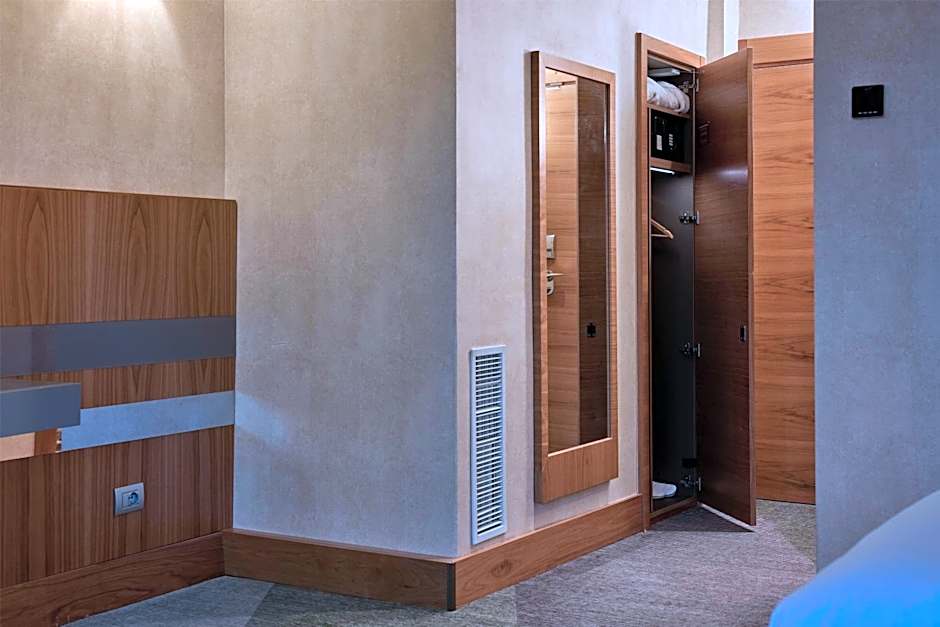 Photo 1 of 4 of Deluxe 2 Beds