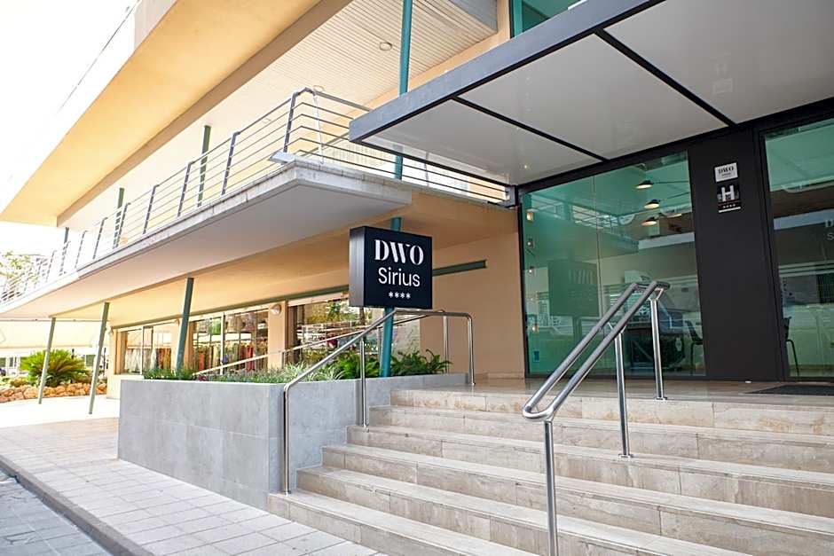 DWO Sirius - Adults Only