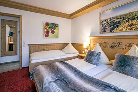 Comfort Triple Room with Shower