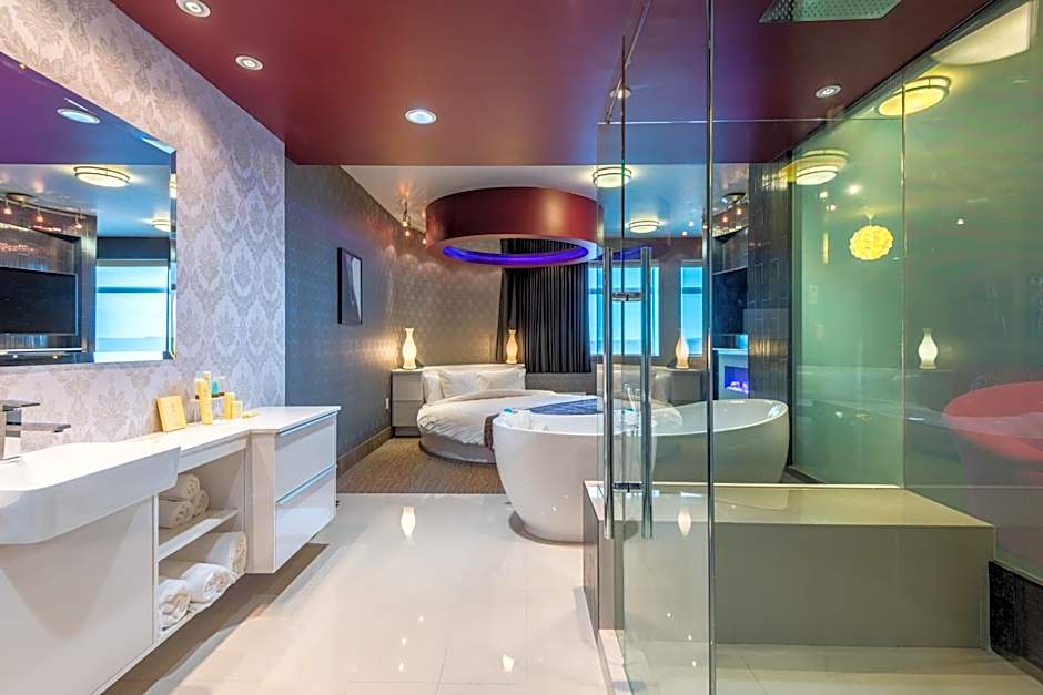 Applause Hotel Calgary Airport