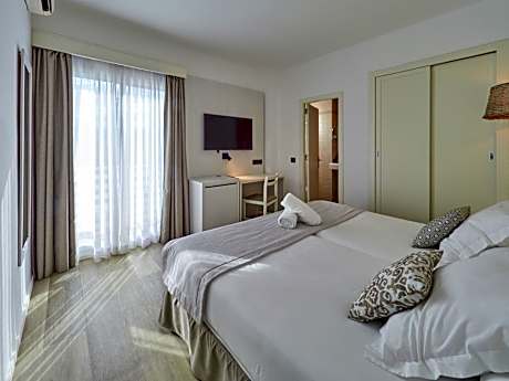 Double Room for Single Use