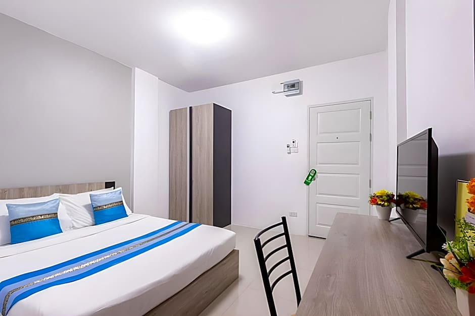 Salinsiri at ladkrabang