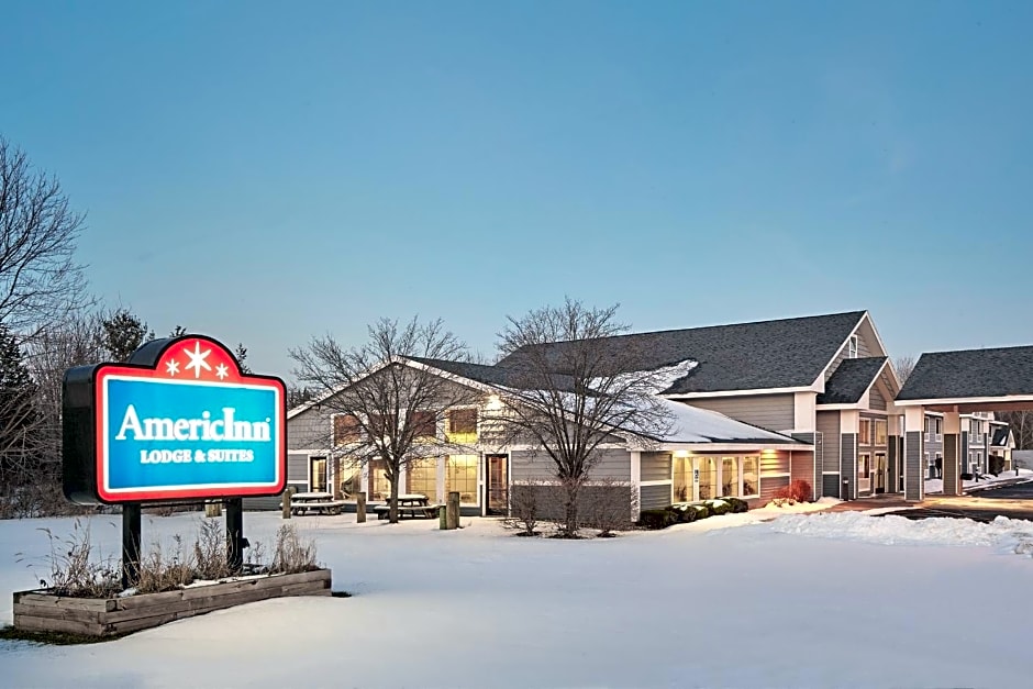 AmericInn by Wyndham Douglas/Saugatuck