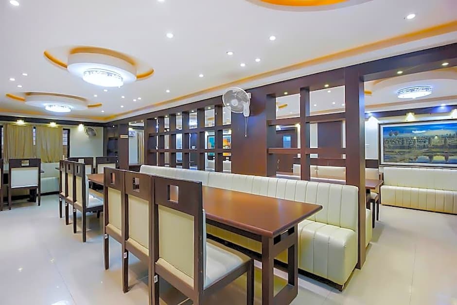 OYO 24397 Flagship 9 Star Hotel Shamshabad – Shamshabad, IA