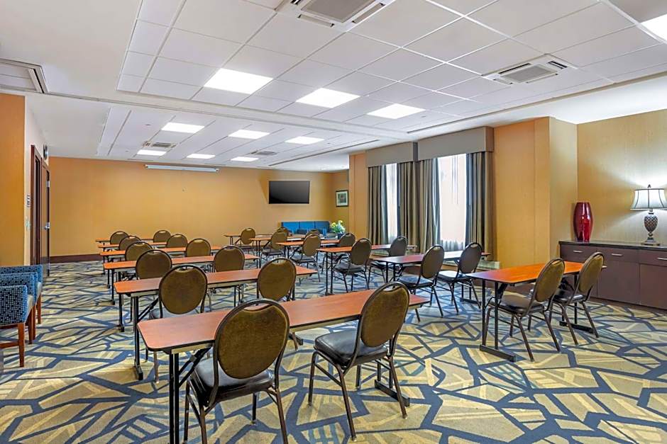 Best Western Plus University Park Inn & Suites