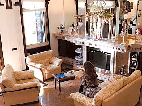 La Maison Royale downtown bed and italian breakfast