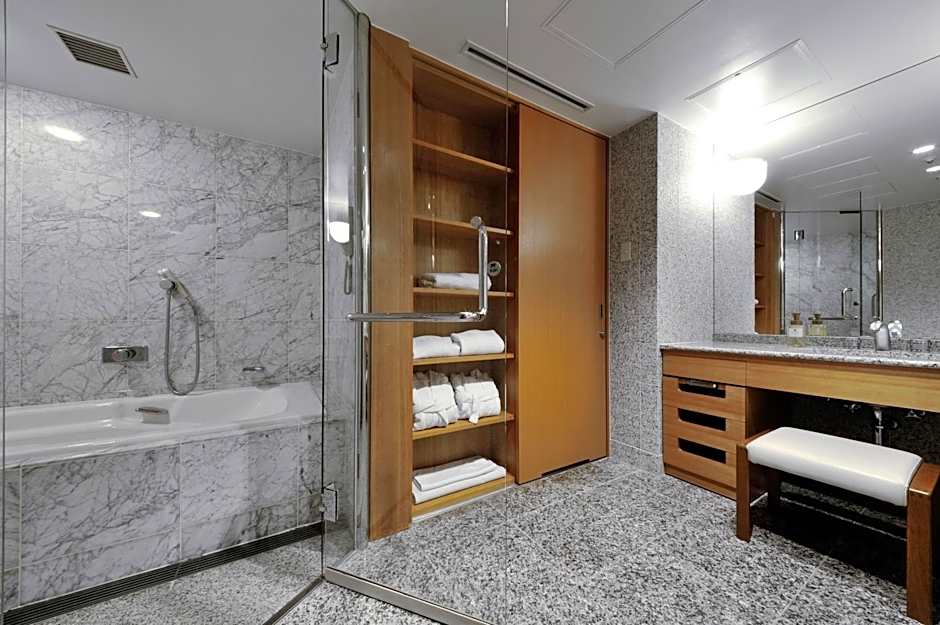 JR Kyushu Station Hotel Kokura