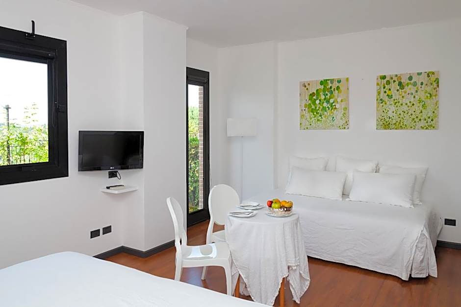 Photo 1 of 7 of Junior Suite, Hill View
