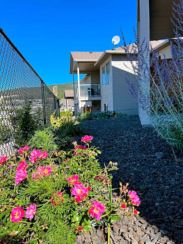 Peaceful and Spacious Lake View