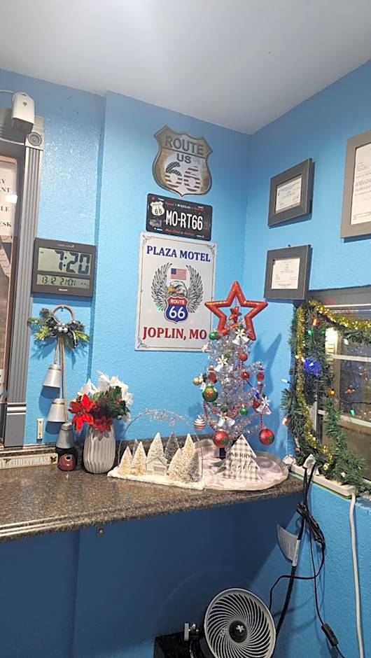 Plaza Motel