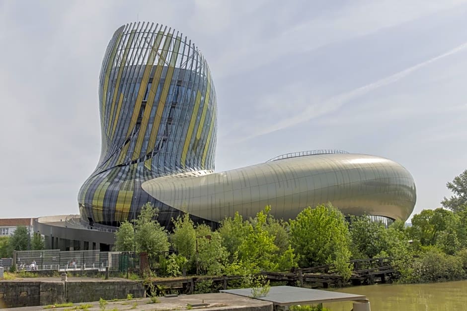 KYRIAD BORDEAUX NORD SAINTE EULALIE