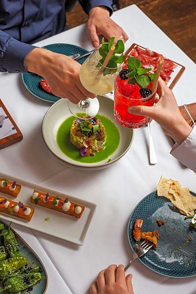 Neues Schloss Privat Hotel Zurich, Autograph Collection