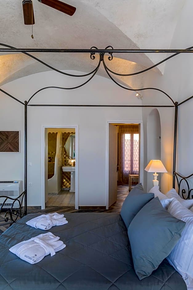 TRAMONTO SECRET VILLAS