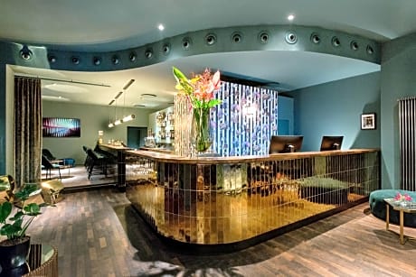 Manhattan Hotel
