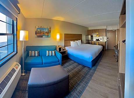 Efficiency King Suite -Accessible/Non Smoking