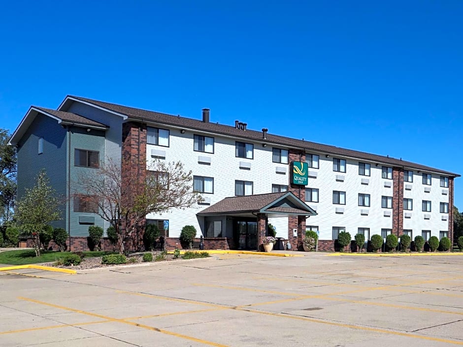 Quality Inn & Suites Bloomington I-55 and I-74