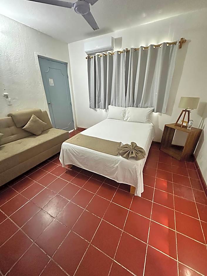 Creta Hotel & Suites