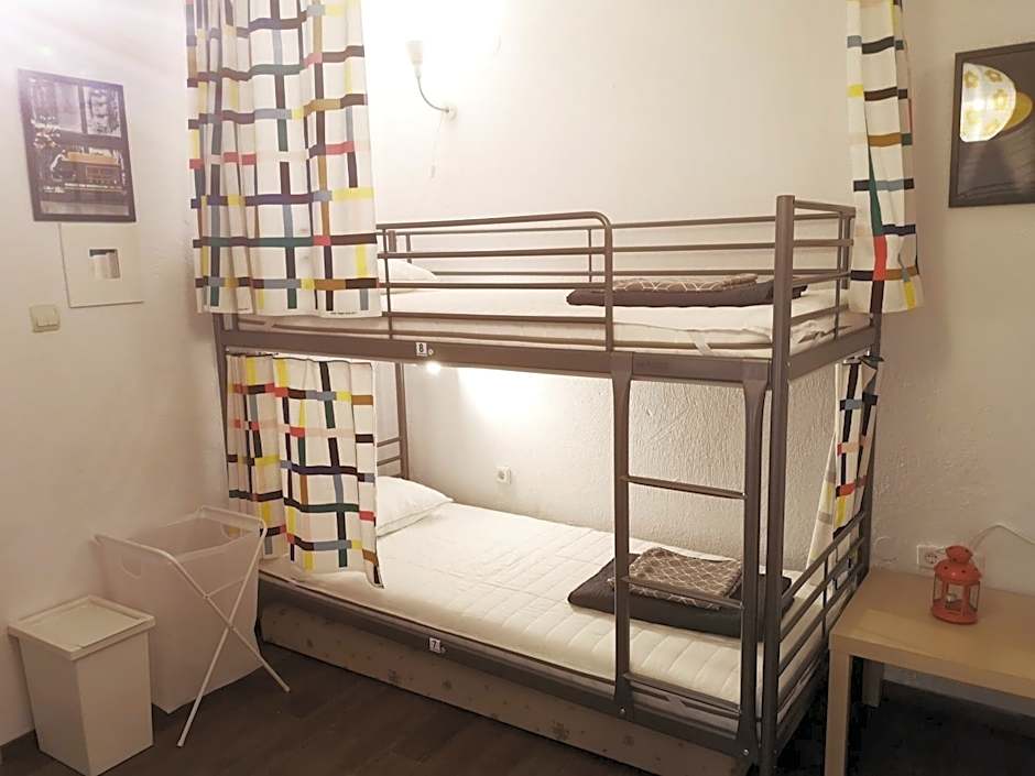 PIJAMA HOUSE - Bike & Bed