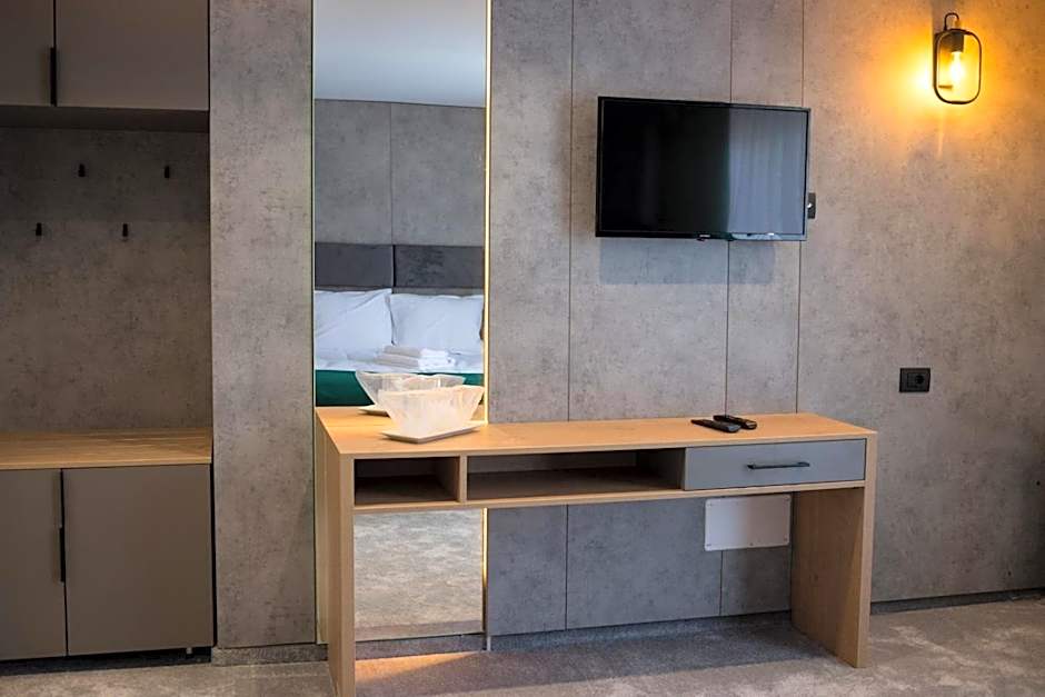 Hotel Plutitor Lebăda