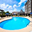 La Quinta Inn & Suites by Wyndham Greensboro