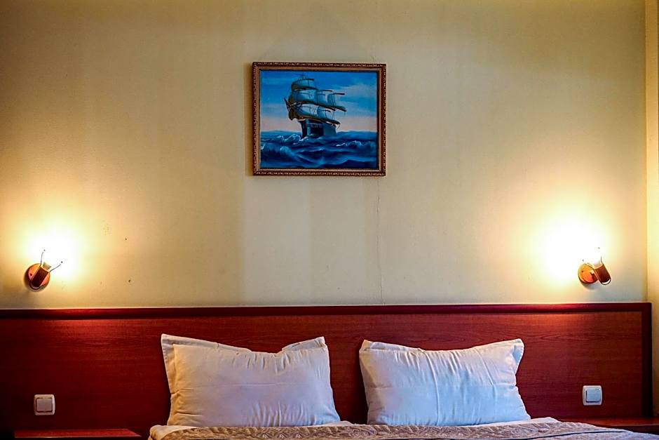 Dionis Hotel