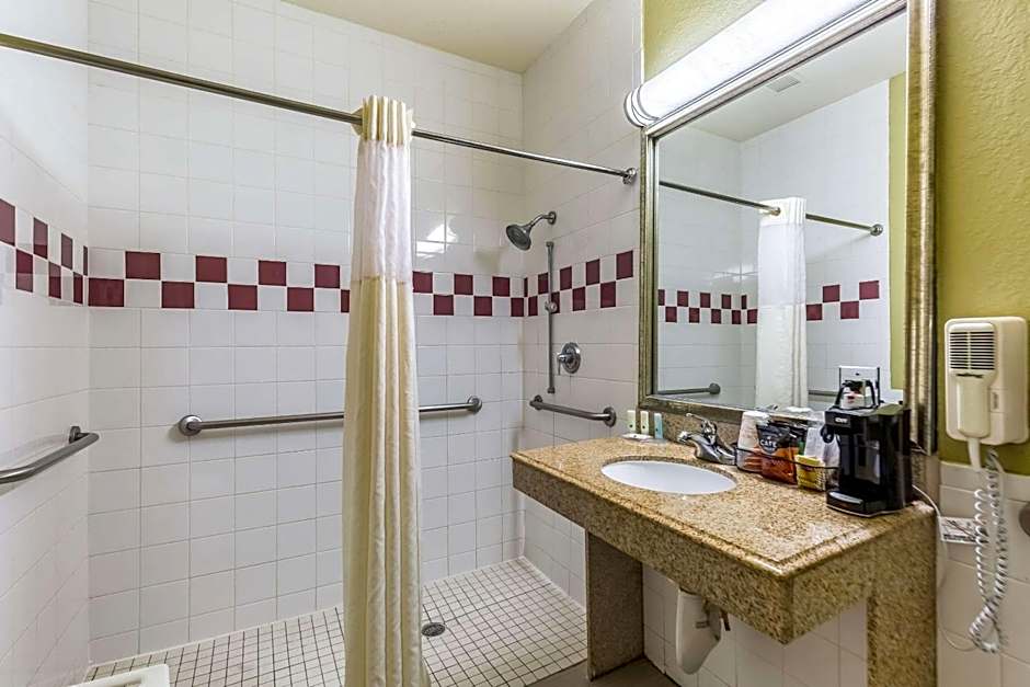 Quality Suites North