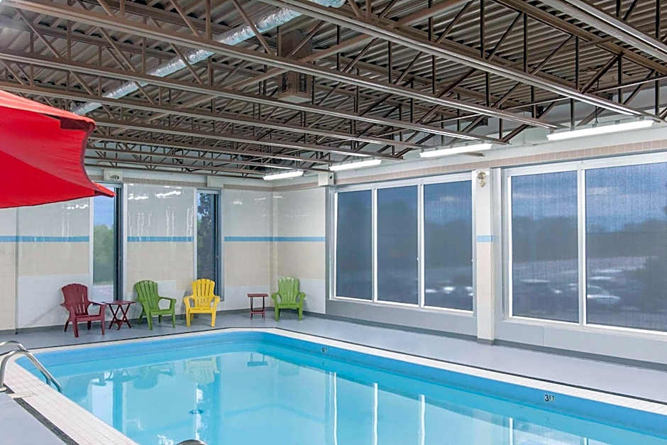 Quality Hotel & Suites Gander