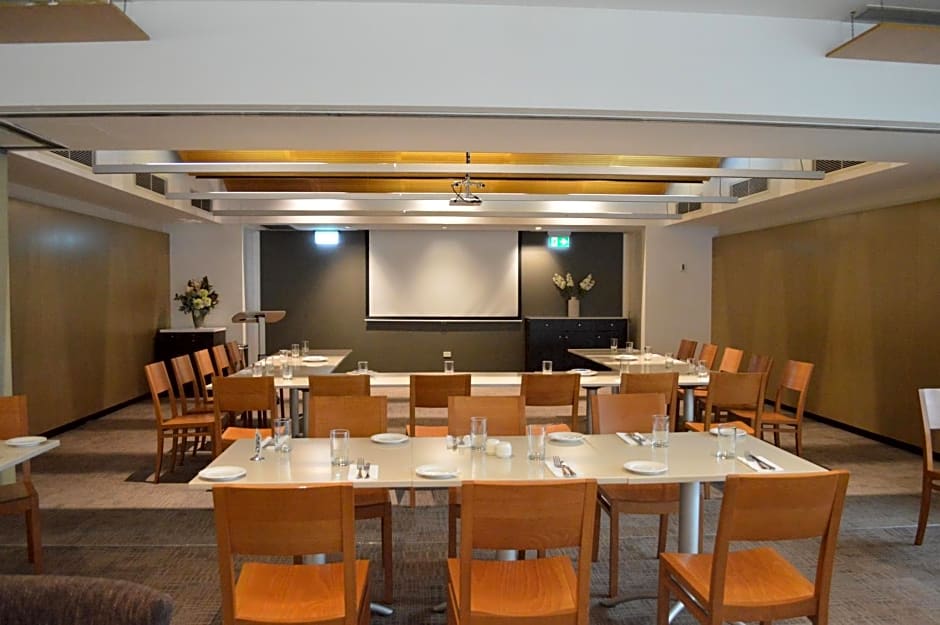 Ramada Hotel & Suites Sydney Cabramatta