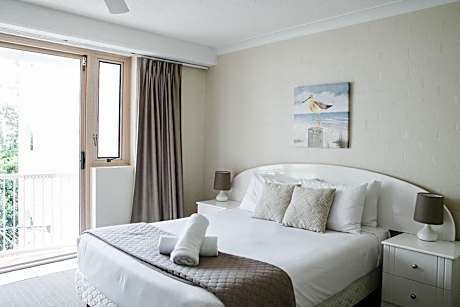 One-Bedroom Ocean View Apartment